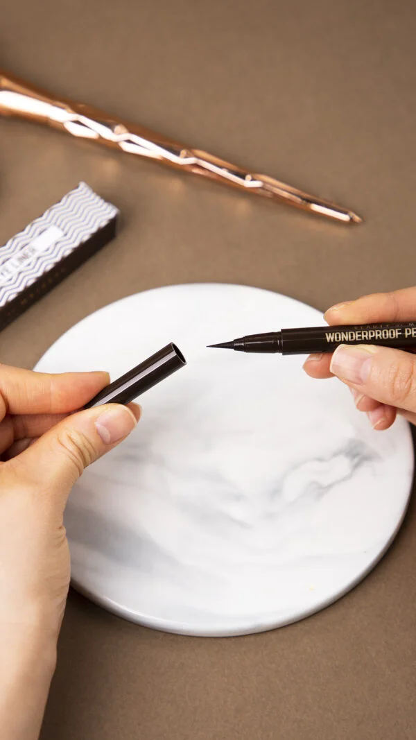 WONDERPROOF PEN EYE LINER